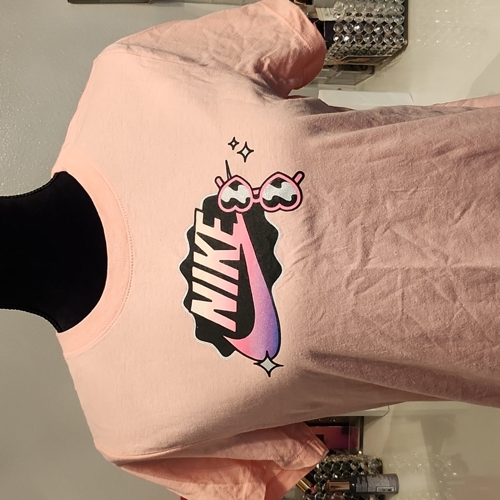 5/$25 brand new Nike t-shirt pink